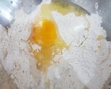 Foto langkah ke 2 dari resep Donat Tanpa Kentang.