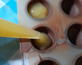 Foto del paso 11 de la receta: Bombones de chocolate rellenos de reducción de ponche