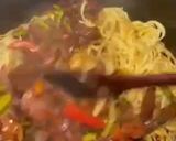 Foto del paso 6 de la receta: Tallarín saltado criollo con sobras de parrillada !