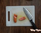 Hình bước làm 2 của món Cơm chiên xúc xích
