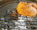 Foto del paso 6 de la receta: Palomilla de res asada al carbón aderezada con salsa de champiñones