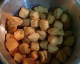 A picture of step 3 of House egg tofu round omelet.