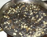 Foto del paso 2 de la receta: Quesadillas de maìz rellenas de huitlacoche (cuitlache)