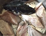 Foto langkah ke 1 dari resep Ikan tuna suwir manado pampis.