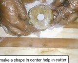 A picture of step 2 of Potato chicken donuts.