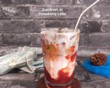 Foto langkah ke 3 dari resep Strawberry Latte.