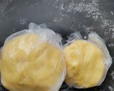 A picture of step 2 of Apple pie muffins.
