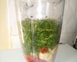A picture of step 2 of Green smoothie.