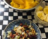 Foto del paso 1 de la receta: Vitaminas de frutas y Mix de frutos Secos con Miel!