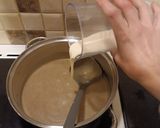A picture of step 10 of Mushroom Soup (crème de champignons).