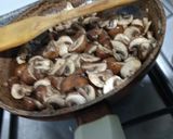 Foto del paso 2 de la receta: Risotto de hongos (setas)