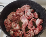 Foto del paso 1 de la receta: Conejo estofado al estilo italiano