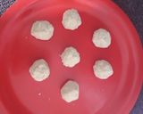 A picture of step 3 of Urad dal ladoo or minapa sunnundalu.