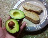 Foto del paso 2 de la receta: Bruschettas con palta ₍₍ ◝( ゚∀ ゚ )◟ ⁾⁾