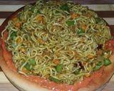 A picture of step 6 of Quick masala maggi pizza.