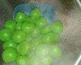 Foto langkah ke 3 dari resep Klepon Ketan Unti Kelapa Kenyal No Kapur Sirih.