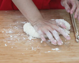 Foto langkah ke 4 dari resep Pizza Teflon ala Pizza Hut.