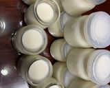 Hình bước làm 1 của món Sữa chua úp ngược cực mịn, không nhớt,