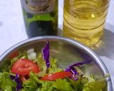 Foto del paso 4 de la receta: Ensalada con repollo morado, tomate, lechuga