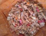 Foto langkah ke 3 dari resep Tuna wrap sederhana.
