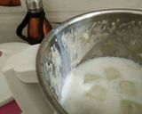 A picture of step 5 of Banana milkshake.