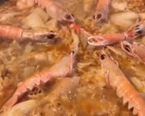 Foto del paso 12 de la receta: Fideuà de sepia, cigalitas y gambas peladas