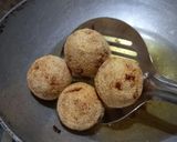A picture of step 4 of Quick and Crispy poha pizza balls.