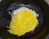 Foto langkah ke 2 dari resep Tumis Sawi Telur Simple.