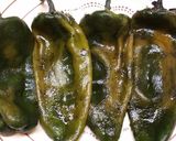 Foto del paso 1 de la receta: Chiles rellenos de queso sin lamprear