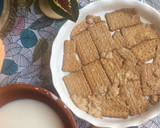 Foto del paso 3 de la receta: Tarta de galletas con chocolate y frambuesas