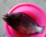 รูปขั้นตอนการทำที่ 1 ของ ต้มยำปลานิลใส่เห็ดฟาง