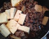 A picture of step 4 of Easy Sukiyaki-Style Meat and Tofu.