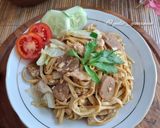Foto langkah ke 10 dari resep Mie Goreng Magelangan Istimewa.