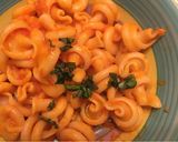Une image de l'étape 11 de Pasta al pomodoro 🇮🇹 pâtes à la sauce tomate fraîche.
