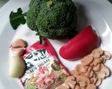 Foto langkah ke 1 dari resep Tumis Brokoli Jamur.