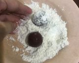 Foto langkah ke 3 dari resep Red Velvet Crinkle Soft Cookies.