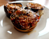 Foto del paso 4 de la receta: Muffins de berenjena y calabacín con verduritas y pollo