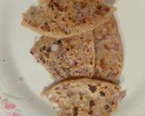 A picture of step 5 of Onion Parantha.