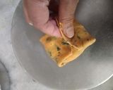 A picture of step 5 of Methi Aloo Paratha and Beetroot Raita.