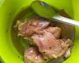 รูปขั้นตอนการทำที่ 1 ของ ไก่ทอดแกล้มยำซัลซ่า สปาเกตตี้เพสโต้แบบไทยๆ🧄🌶️