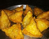 A picture of step 14 of Aloo samosa.