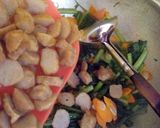 Foto langkah ke 5 dari resep Tumis bakso dan sayur.