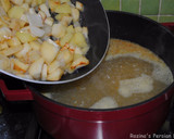 A picture of step 5 of Parsnip soup with potatoes.