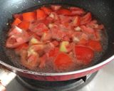 A picture of step 2 of Dum Aloo.