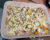 Une image de l'étape 20 de Gratin de courgettes jaunes et poivrons bicolores au jambon, mozzarella et crème de parmesan.