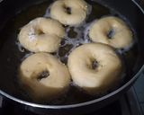 Foto langkah ke 5 dari resep Donat Kampung.