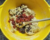 Foto del paso 3 de la receta: Galletitas con frutilla deshidratada