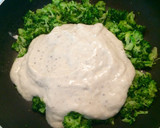 Foto del paso 2 de la receta: Tartaletas de hojaldre con crema de brócoli y puerros