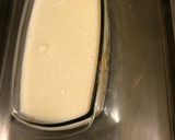 A picture of step 4 of Flan de queso Philadelphia.