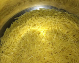 Foto del paso 2 de la receta: Sopa de fideos con queso
